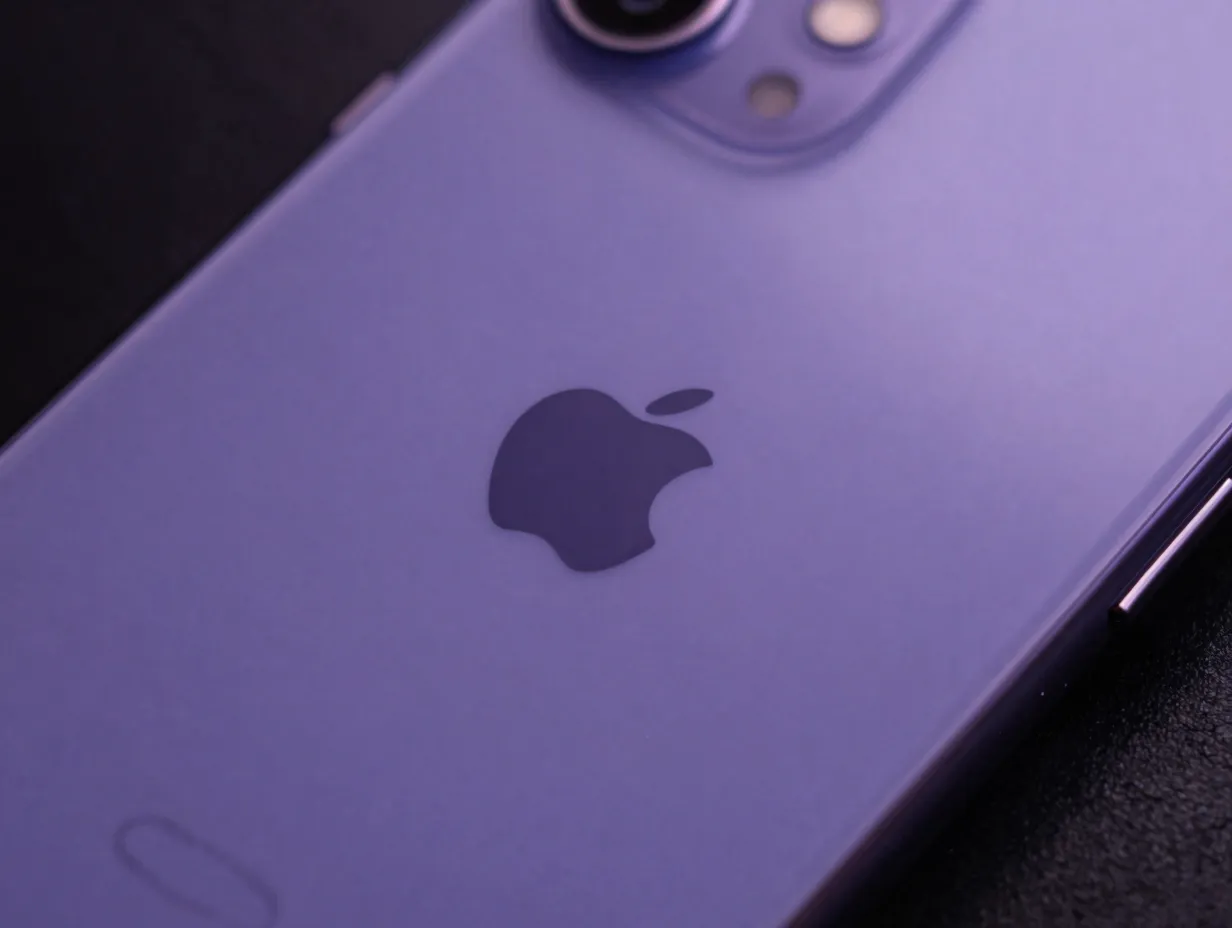 2 the matte frosted glass finish makes purple uniquely dimensional