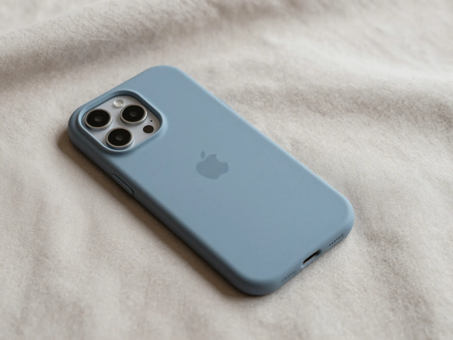 Apple silicone case with magsafe in storm blue