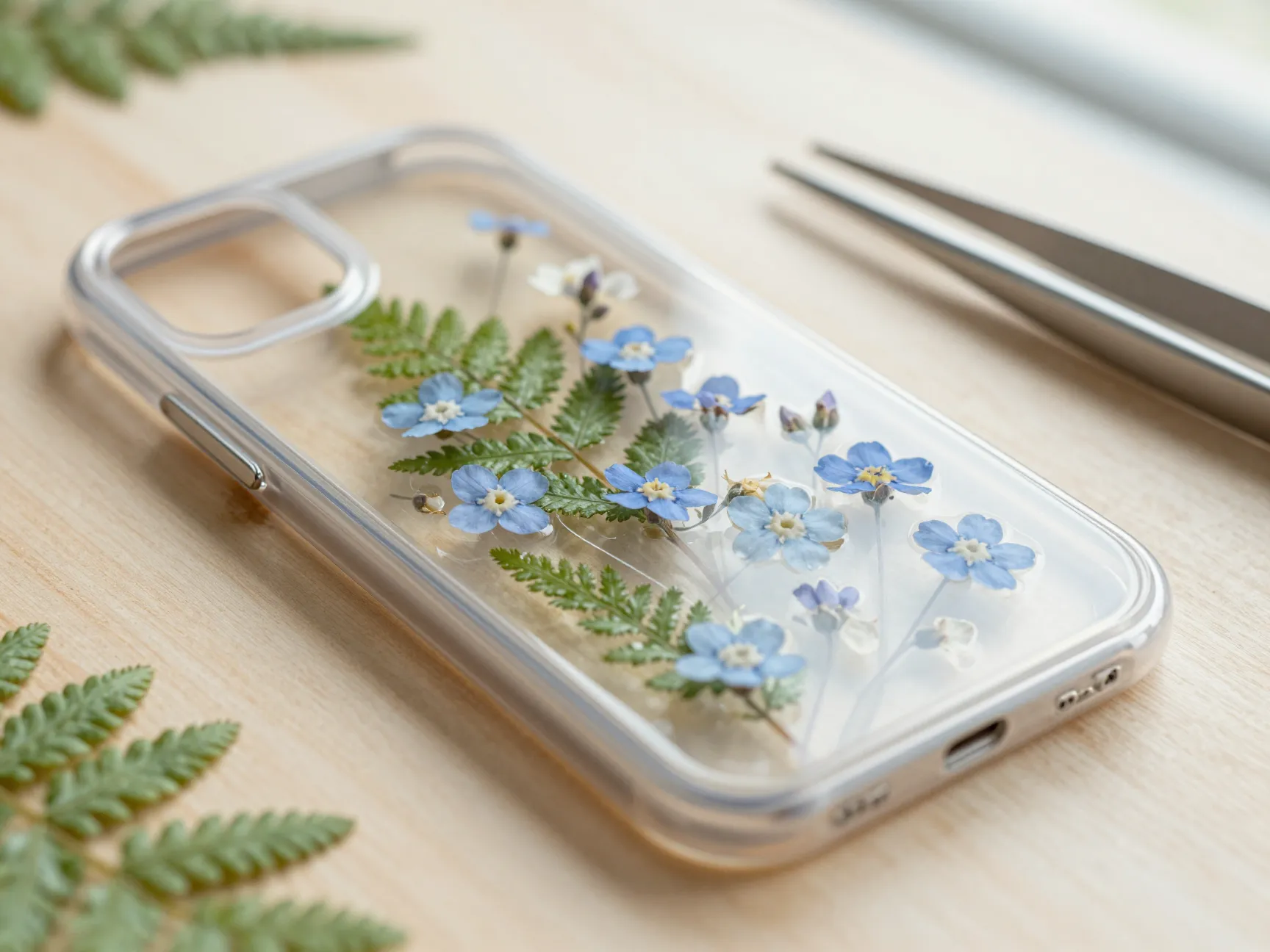 Pressed flower and epoxy resin case