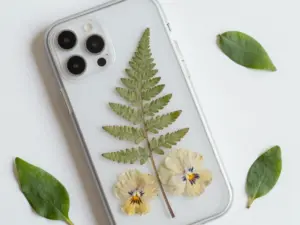Read more about the article 8 Creative iPhone Case Sticker Ideas for Easy Personalization