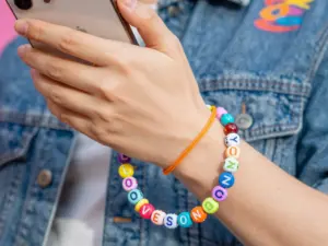Read more about the article 9 Aesthetic Phone Charms to Add Personality to Your Device