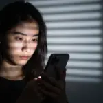 6 Creative Ideas for Photos of a Person Using a Phone