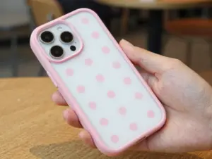Read more about the article 9 Aesthetic Pink iPhone 15 Phone Cases For A Fresh Look